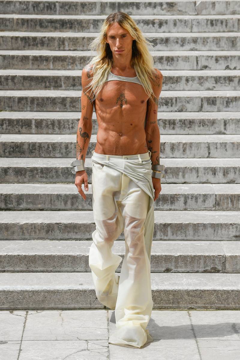 Rick Owens sets fire to the Palais de Tokyo with his Spring-Summer ...